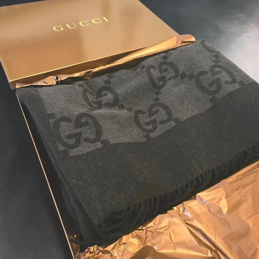 Gucci GG Monogram Throw Blanket Wool Cashmere Black Gray Italy 72x58 Box